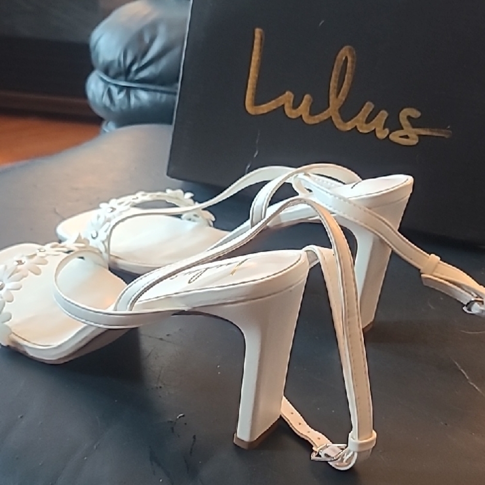 Lulu's White Floral Strap Heeled Sandals - Picture 2 of 4